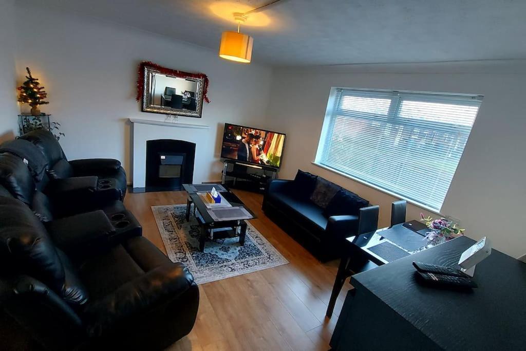 Maisonette With Patio 1 Double Bed Urmston Buitenkant foto