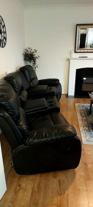 Maisonette With Patio 1 Double Bed Urmston Buitenkant foto